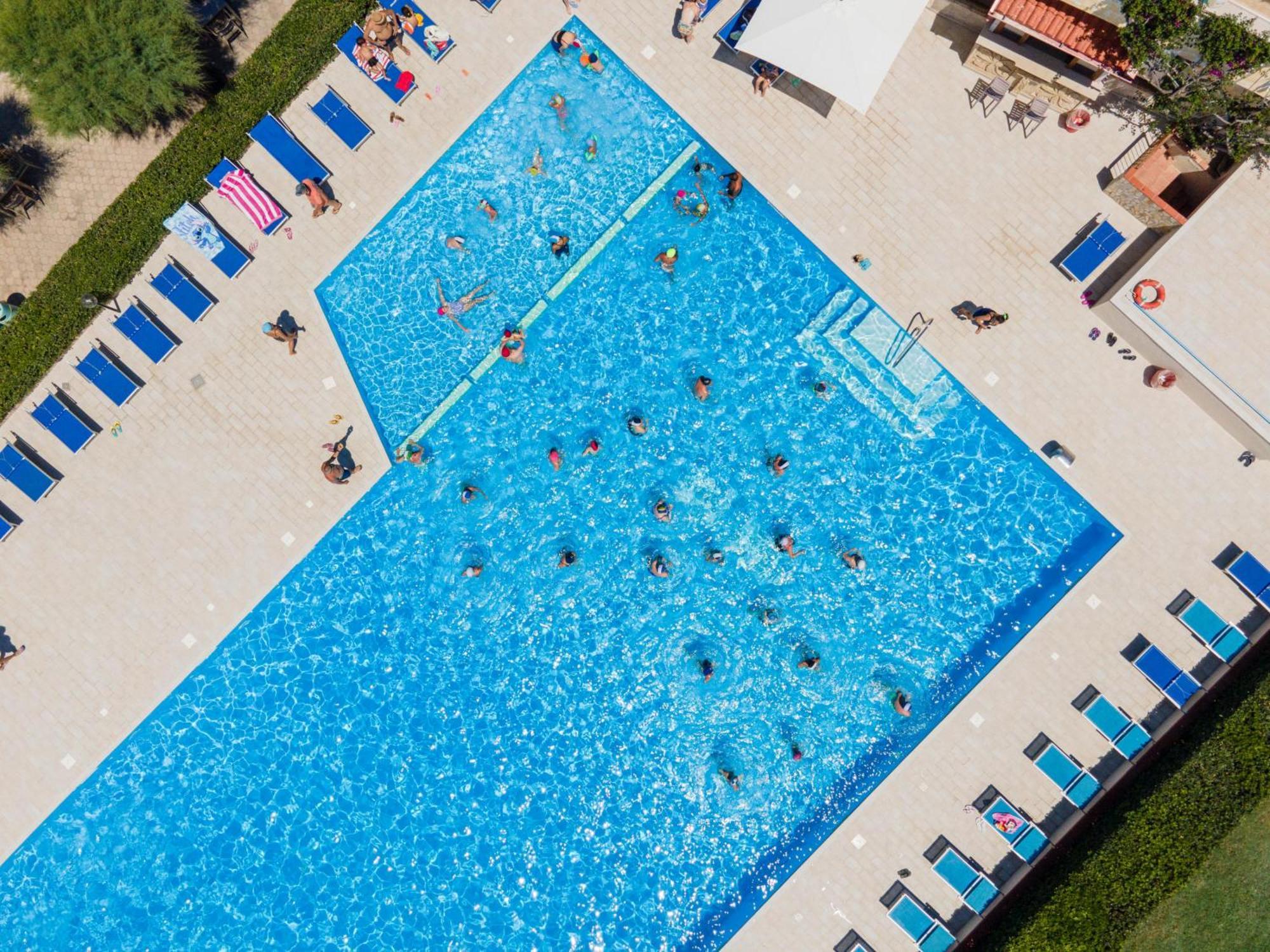 Hotel Villaggio Roller Club Ricadi Esterno foto